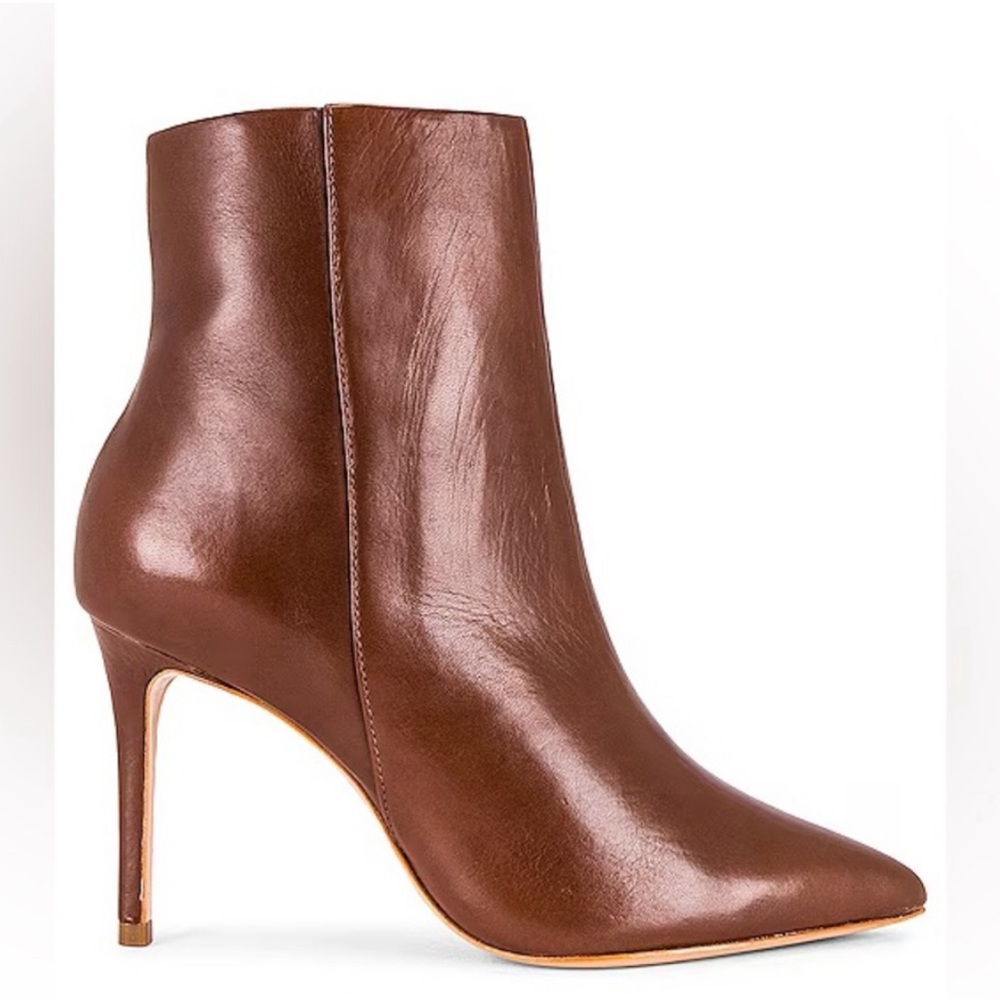 Schutz Mikki ankle boots- like new